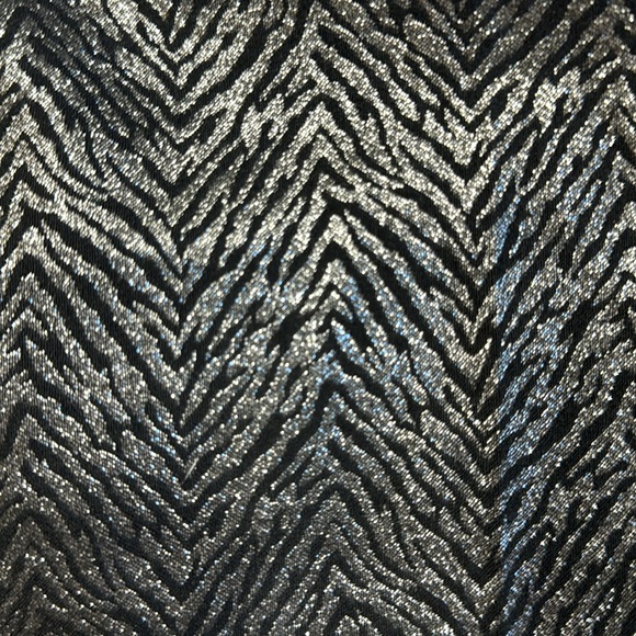 WHBM Black Silver Metallic Comfort Stretch
Jacquard Slim Ankle Pants 4 - Picture 6 of 12